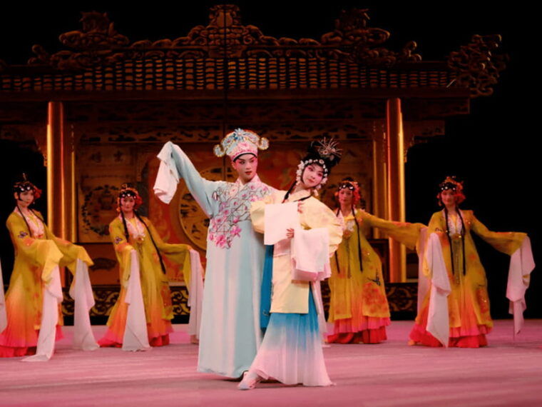 jinjiang-theatereight-face-changing-legendary-sichuan-opera