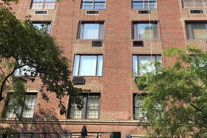 joan-didions-manhattan-life-self-guided-audio-tour-in-new-york