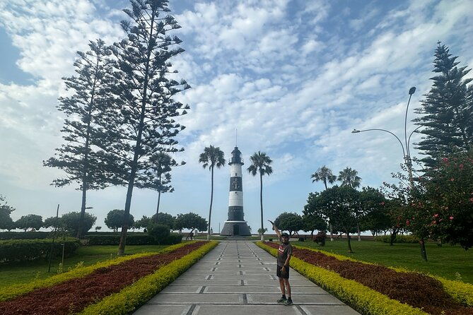 jogging-activity-through-tourist-places-facing-the-sea-in-lima