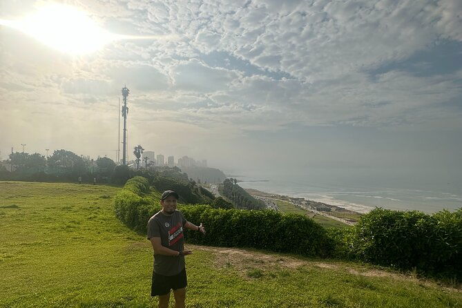 jogging-activity-through-tourist-places-facing-the-sea-in-lima