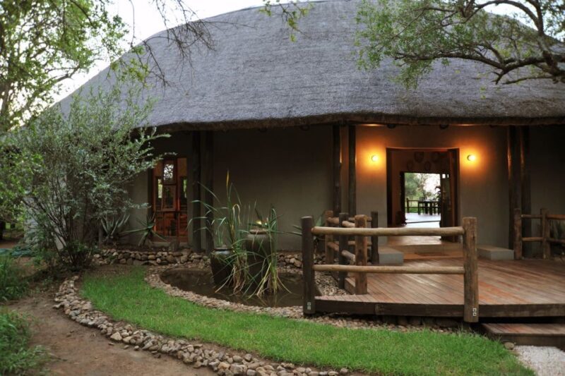 Johannesburg: 2-Day 4-Star Pilanesberg Safari - FAQ