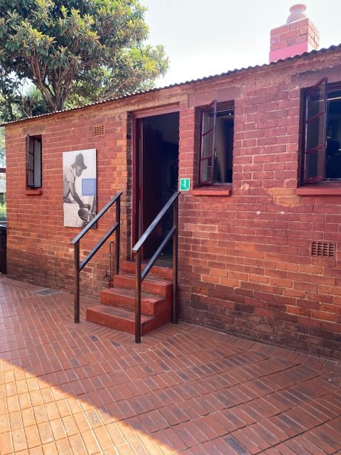Johannesburg: Full-Day Tour with Soweto and Apartheid Museum - Key Points