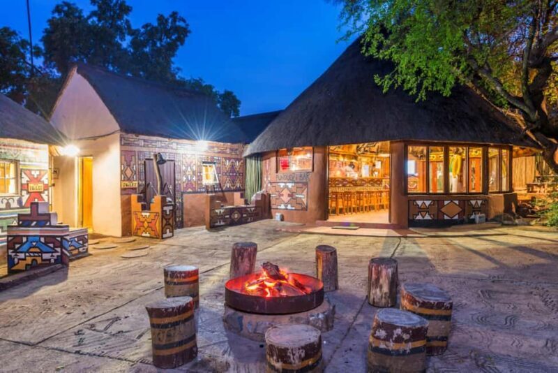 Johannesburg: Lion's Park Safari and Lesedi Cultural Village - Key Points