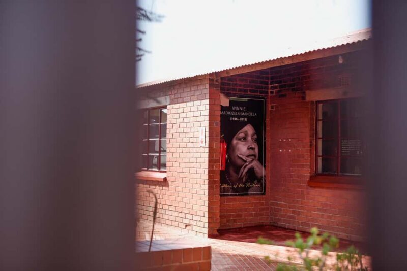 Johannesburg: Soweto Highlights & Apartheid Museum Tour - Overview of the Tour Experience