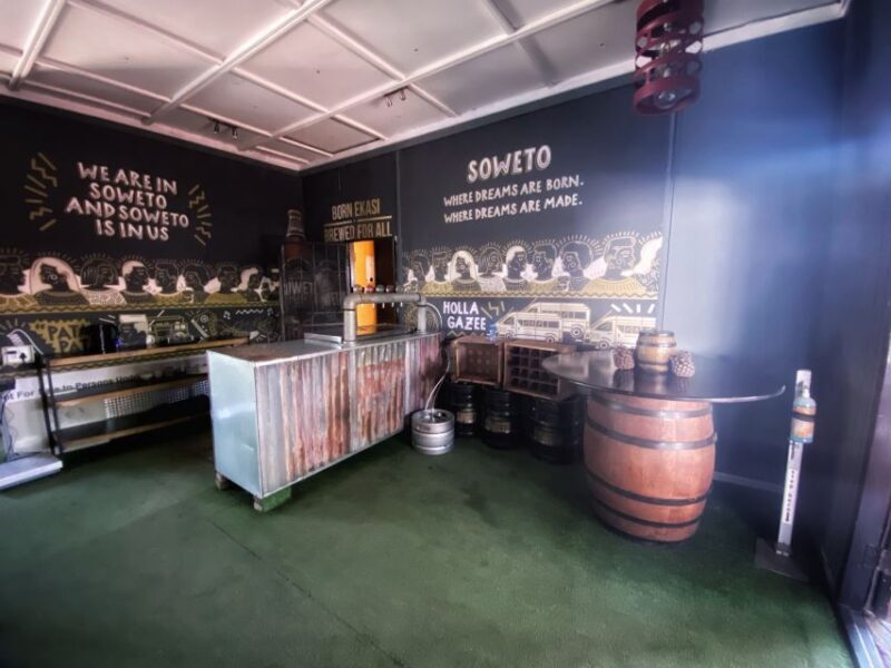 Johannesburg: Soweto Tour with Lunch - Key Points