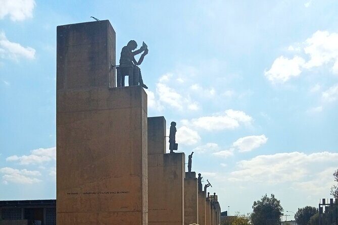 Johannesburg,Soweto & Apartheid museum tour - Key Points