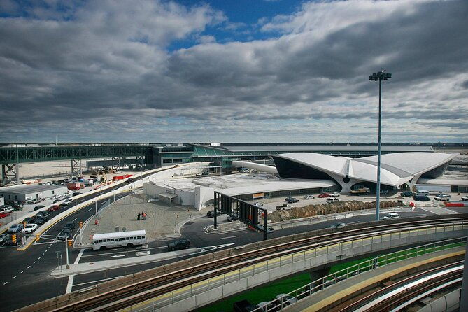 john-f-kennedy-international-airport-arrival-or-departure-taxi