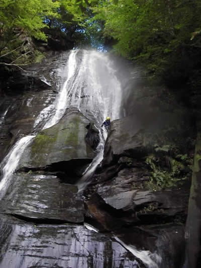 join-splash-white-water-rafting-canyoning-tour