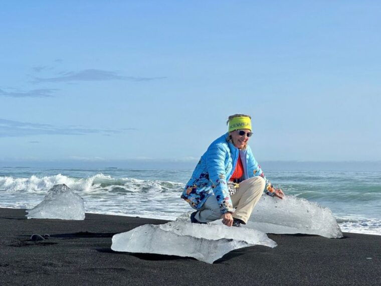 jokulsarlon-floating-glacier-diamond-beach-day-tour