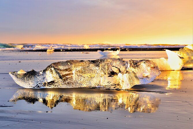 jokulsarlon-glacier-lagoon-south-coast-day-tour-from-reykjavik