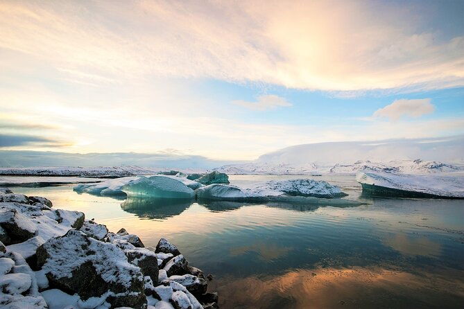 jokulsarlon-glacier-lagoon-south-coast-day-tour-from-reykjavik