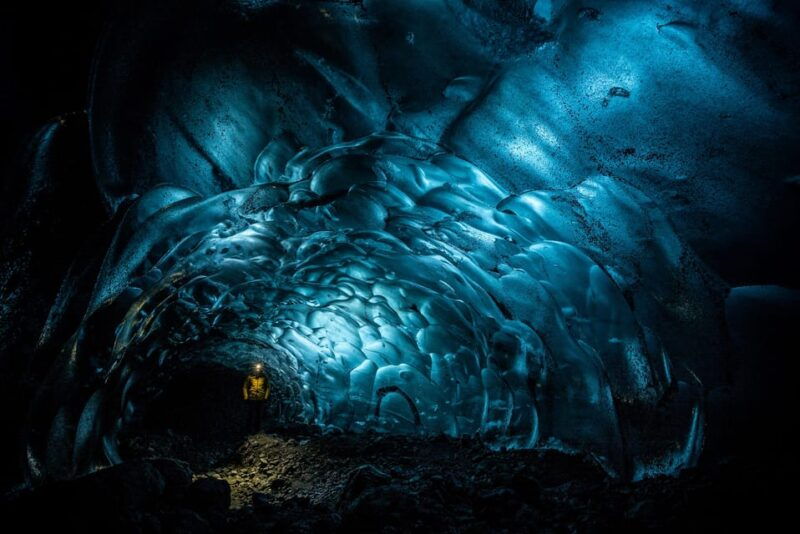 jokulsarlon-remote-glacier-hike-and-a-natural-ice-cave-2