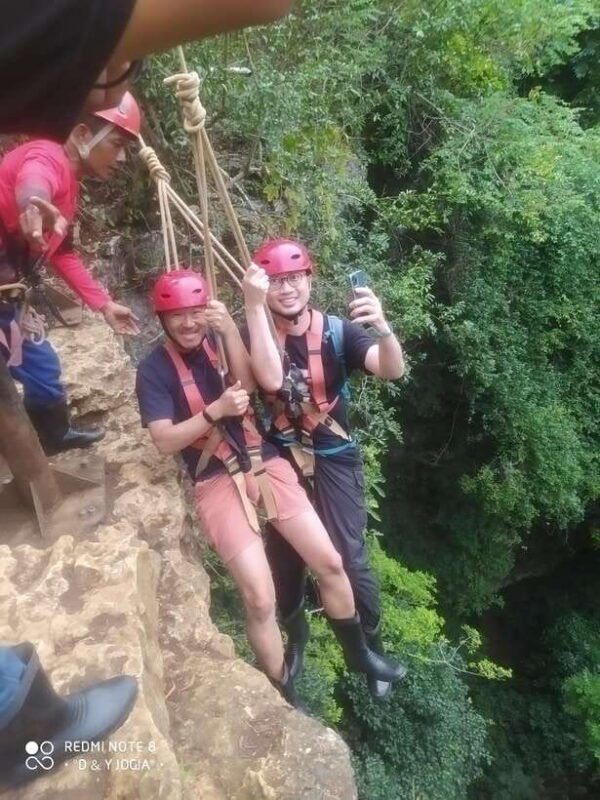 jomblang-cave-and-pindul-cave-tubing
