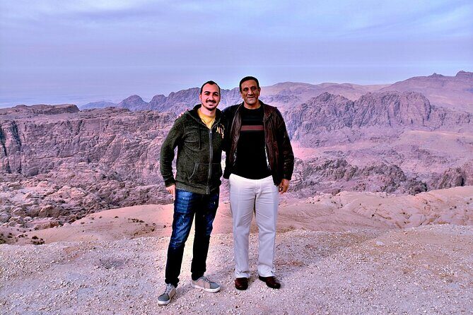 Jordan Tour: Private Driver - Luxurious car - The Sum Up