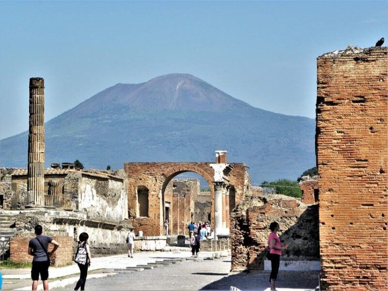 journey-through-pompeii-vesuvius-history-ruins-and-lava