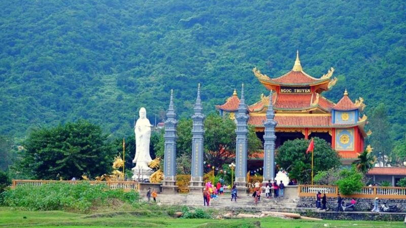 journey-to-cham-island-explore-snorkel-and-indulge