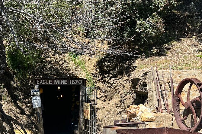julian-tour-from-san-diego-visit-of-the-gold-mine-julian-pie