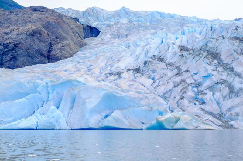 juneau-mendenhall-lake-canoe-tour