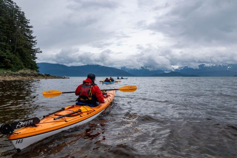 juneau-paddle-with-whales-kayak-adventure