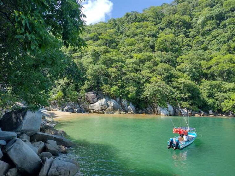 jungle-and-exotic-beaches-hiking-in-puerto-vallarta