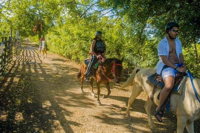 jungle-beach-and-horseback-riding-adventure