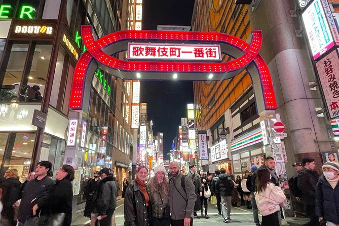 kabukicho-deep-tour-dinner-bar-hop-w-local-certified-guide