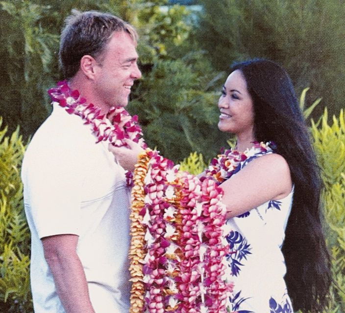 kahului-airport-maui-flower-lei-greeting-upon-arrival