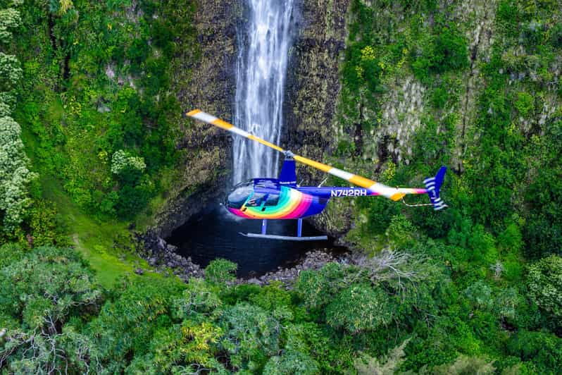 kailua-kona-kohala-volcanoes-and-waterfall-helicopter-tour