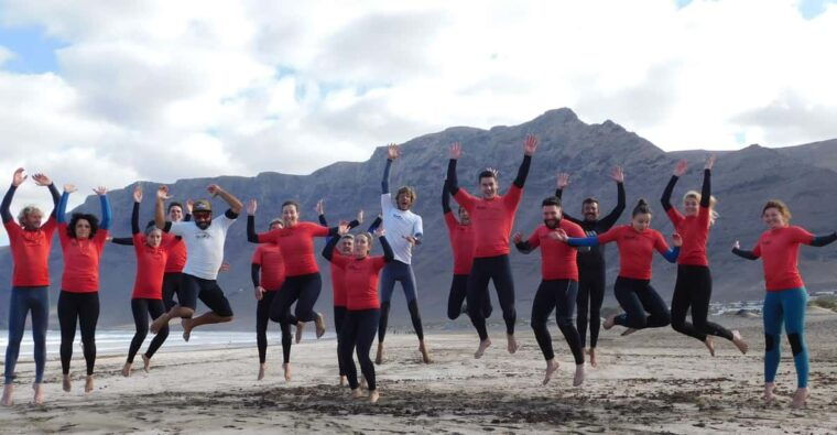 kalufa-surf-school-in-caleta-de-famara-lanzarote-2