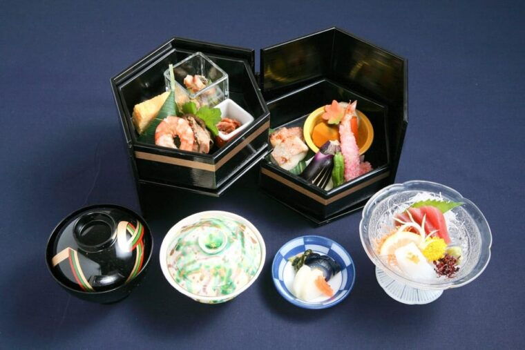 kamakura-enoshima-1-day-bus-tour-from-tokyo-and-yokohama