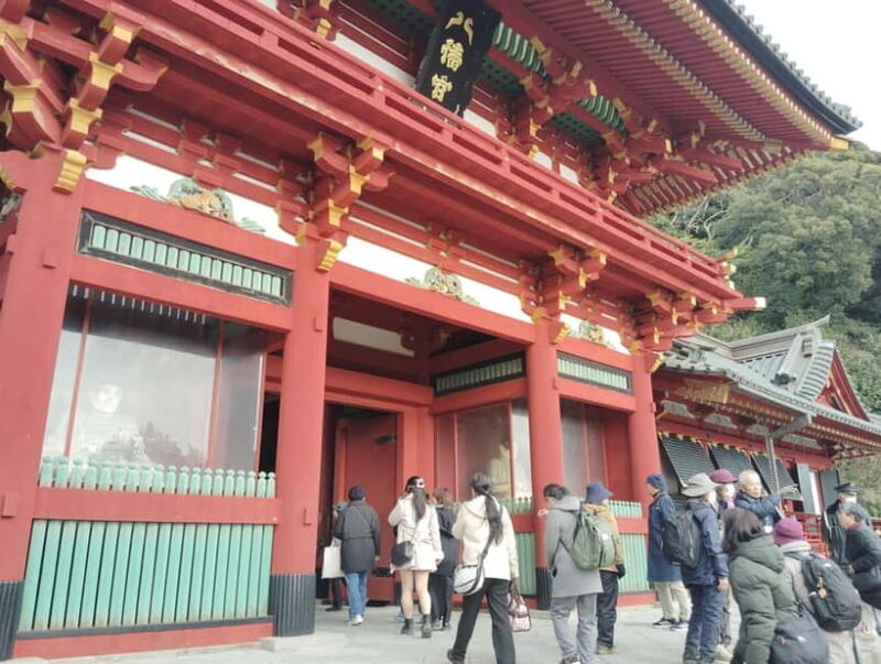 Kamakura: Tsurugaoka Hachimangu & Komachi Street Tour - Exploring Kamakura’s Historic Heart