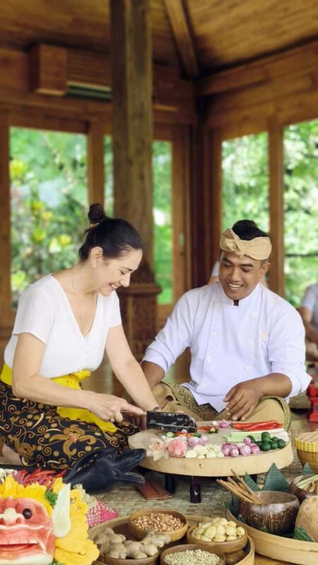 Kamandalu Ubud Balinese Cooking Class - Crafting Your Own Cocktail: A Refreshing Finale