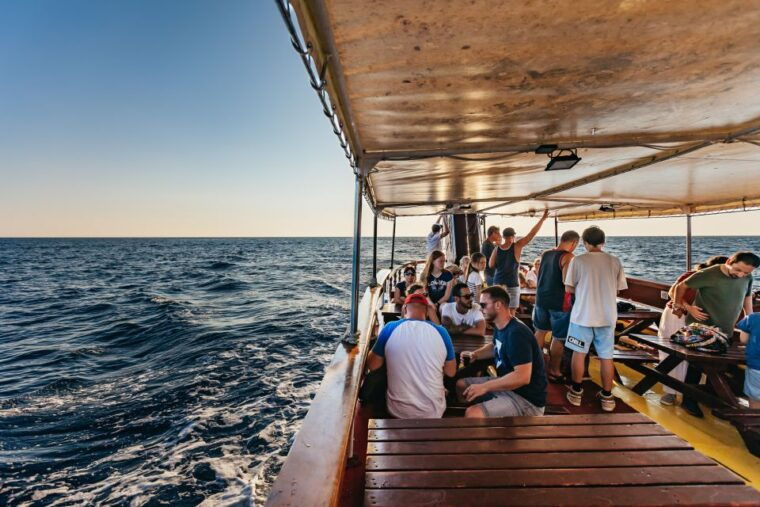 kamenjak-medulin-sunset-dolphin-boat-tour-with-dinner