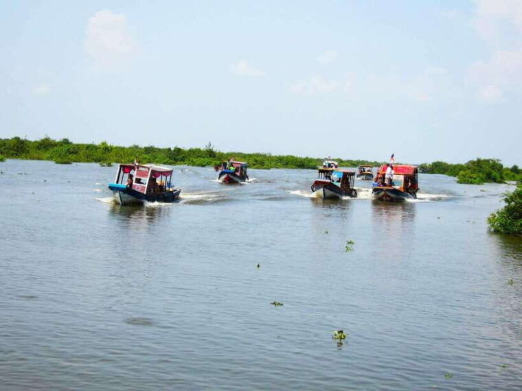 kampong-phluk-floating-village-private-sunset-tour