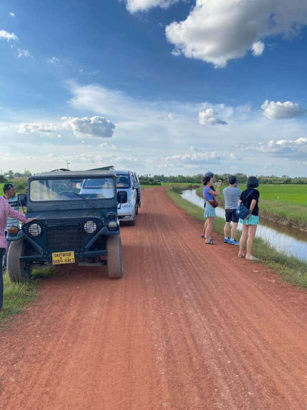 kampong-pluk-floating-village-with-sunset