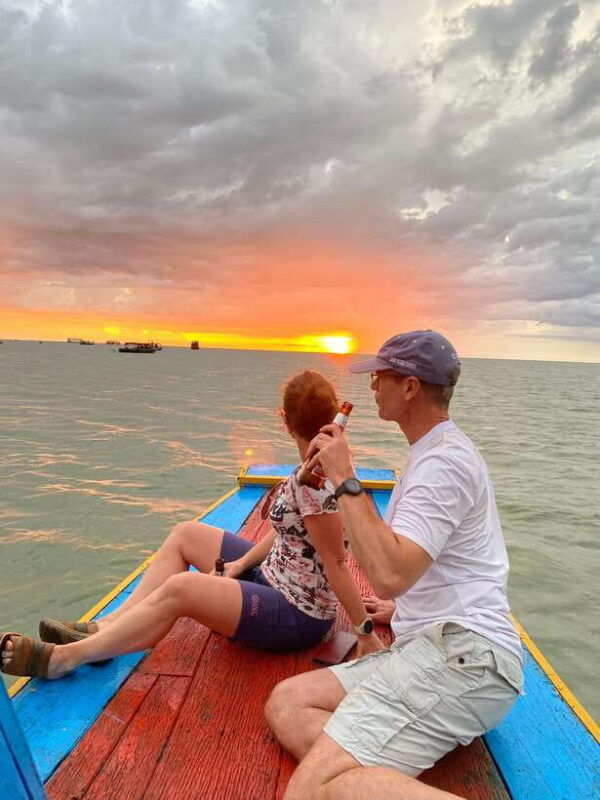 kampong-pluk-floating-village-with-sunset