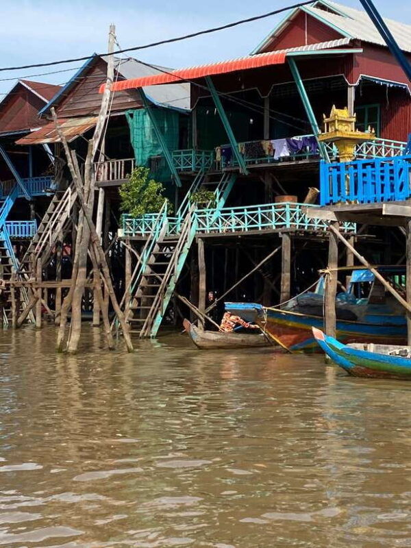 kampong-pluk-floating-village-with-sunset