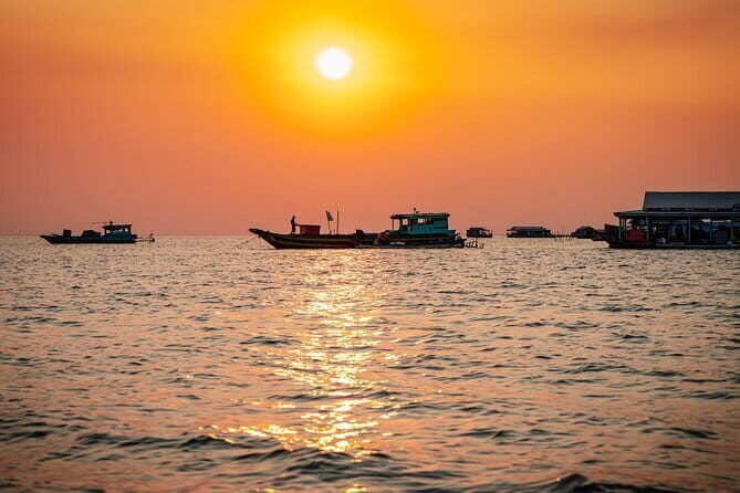 Kampong Pluk Sunset Tour and Local Market Visit - Key Points
