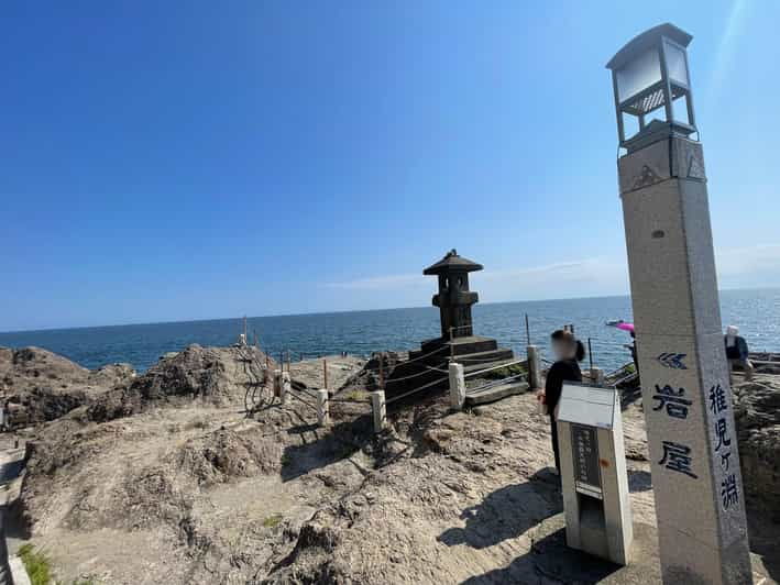 kanagawa-shopping-temple-visit-tour-in-enoshima-island