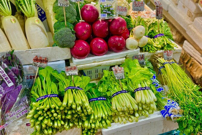 kanazawa-2-hour-private-tour-of-omicho-market-with-tastings