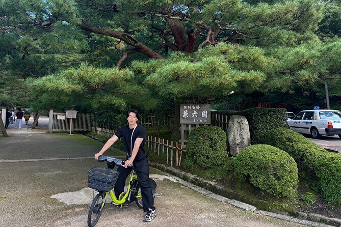 Kanazawa Cycling Tour Ninja Temple Myoryuji and City Highlights - Key Points