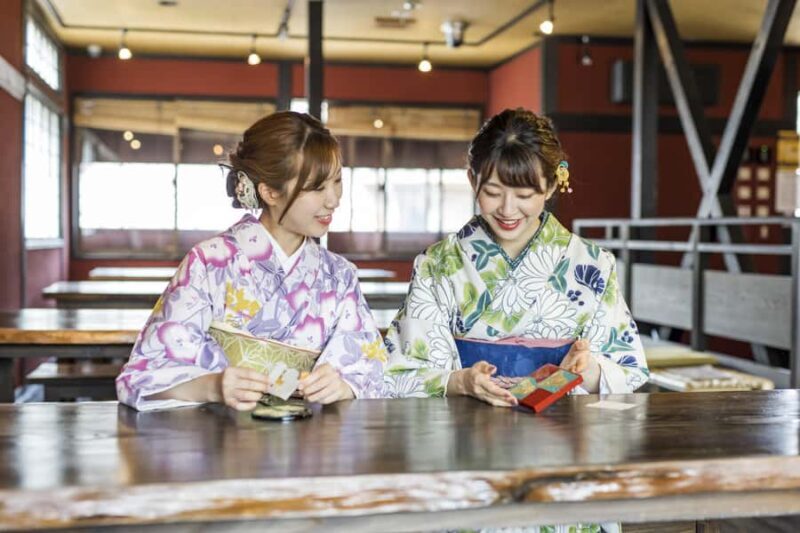 Kanazawa: Gold Leaf Craft Workshop in Higashi Chaya - Authentic Insights from Reviewers