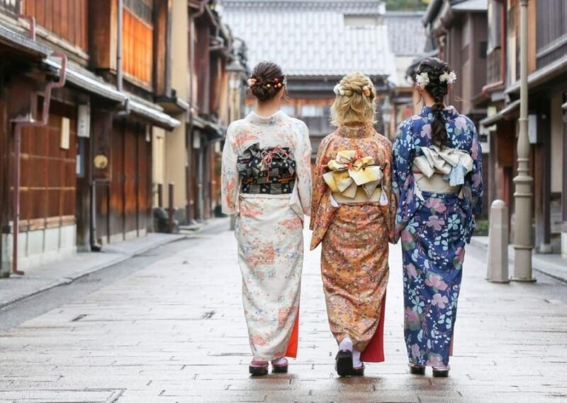 kanazawa-japanese-kimono-rental-near-higashi-chaya-district