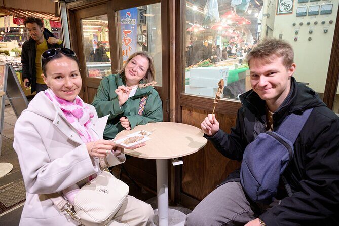 Kanazawa Market and Oldtown Food and Culture Walking Tour - Key Points