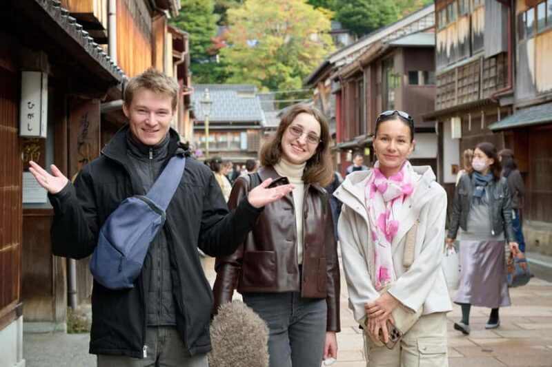 Kanazawa: Omicho Market and Higashi Chaya Food Tour - Practicalities and Considerations