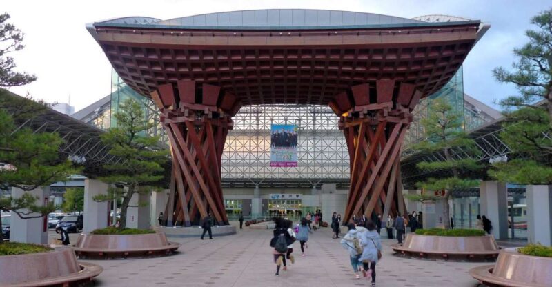 Kanazawa: Private Walking Tour with a Local - Why Consider a Private Guided Tour in Kanazawa?