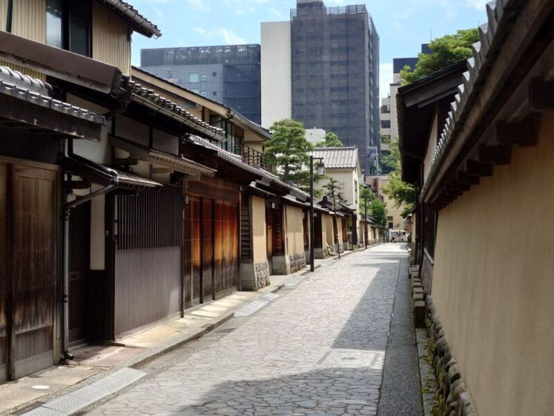 kanazawa-samurai-matcha-gardens-and-geisha-full-day-tour