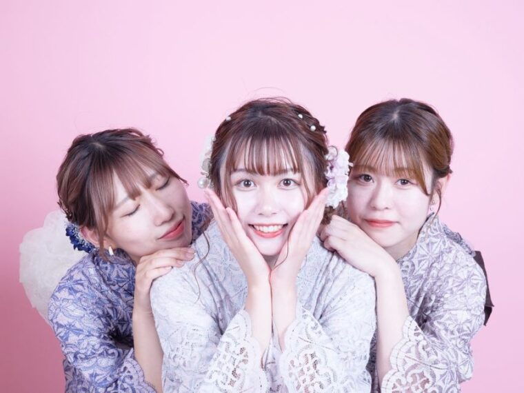 kanazawa-selfie-photo-experience-with-rental-kimono-color
