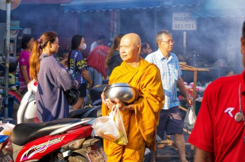 Kanchanaburi: Historical Bike Tour with Lunch - Key Points