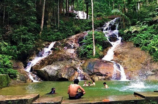 Kanching Waterfalls Tour with Batu Caves and Ramayana Cave (SIC) - Frequently Asked Questions